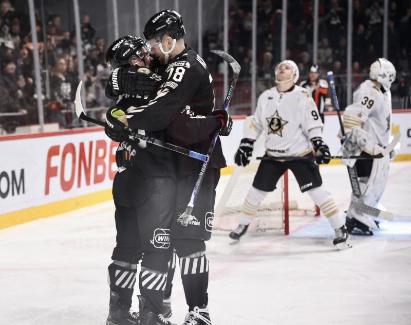 «Трактор» обыграл «Адмирал» в Челябинске